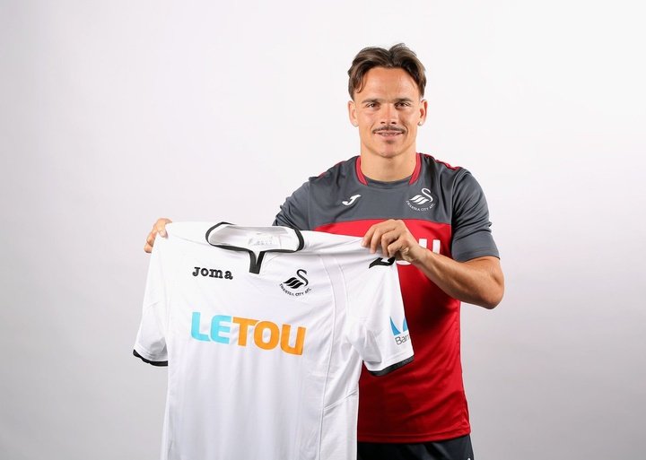 OFFICIAL: Roque Mesa joins Sevilla on loan