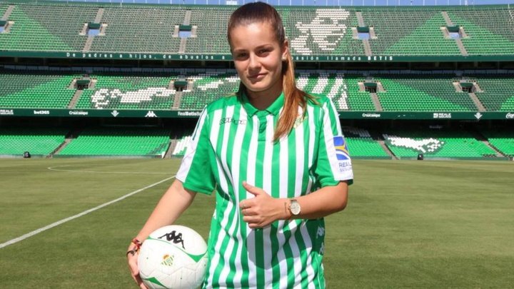 Rosa Otermín firma con el Betis