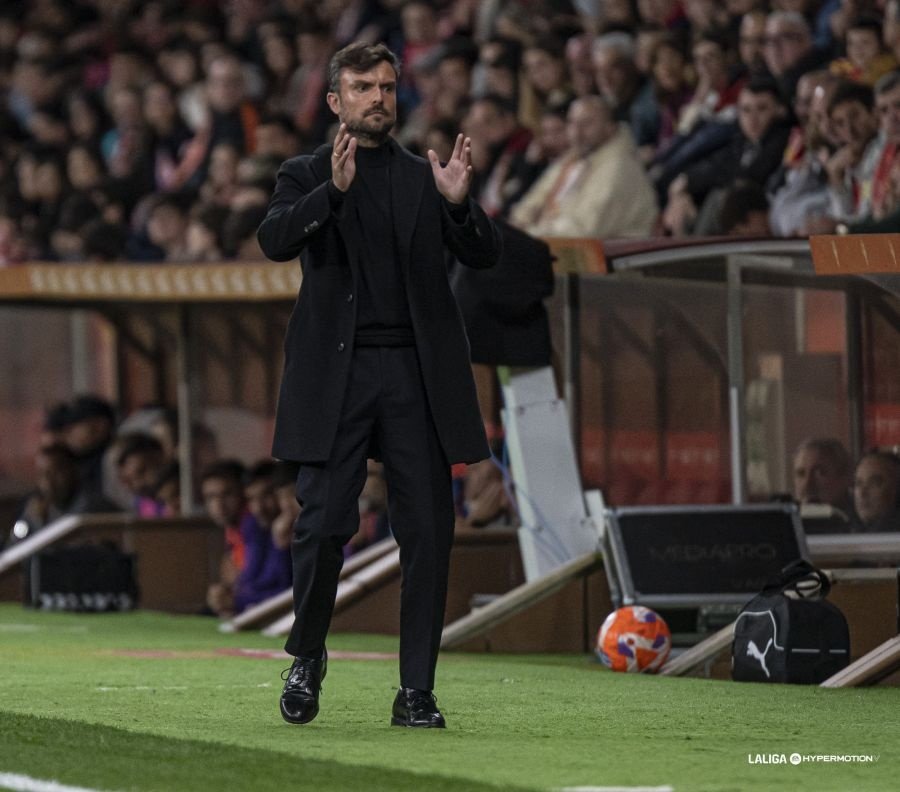 OFICIAL: el Sporting destituye a Rubén Albés