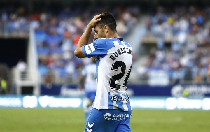 Rubén Castro se lamenta tras errar una ocasión en un partido del Málaga CF. Marilú Báez