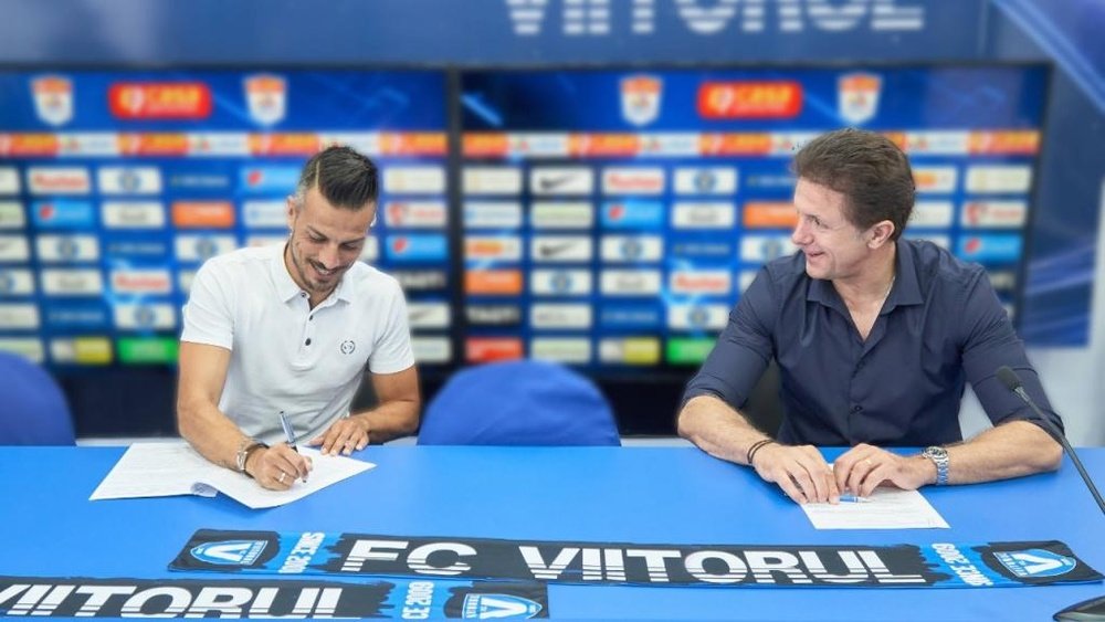 Viitorul have a new manager. Twitter/ViitorulFC