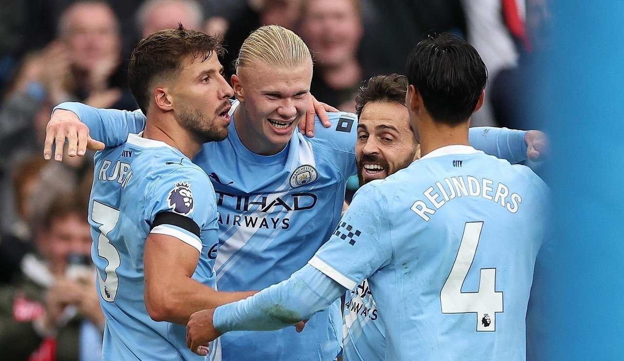Il Manchester City ha schiacciato il Manchester United all'Etihad Stadium. EFE