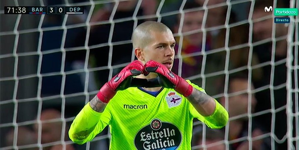 Rubén realizó este gesto al detener el penalti. Captura/MovistarPartidazo