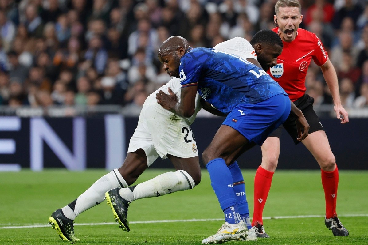 Check out the possible lineups for La Liga matchday 33 clash between Getafe and Real Madrid at the Coliseum stadium, which kicks off at 21:30 CET. Madrid visit Getafe needing a win to keep their La Liga title hopes alive, as injuries and upcoming cup commitments test Ancelotti’s squad depth.