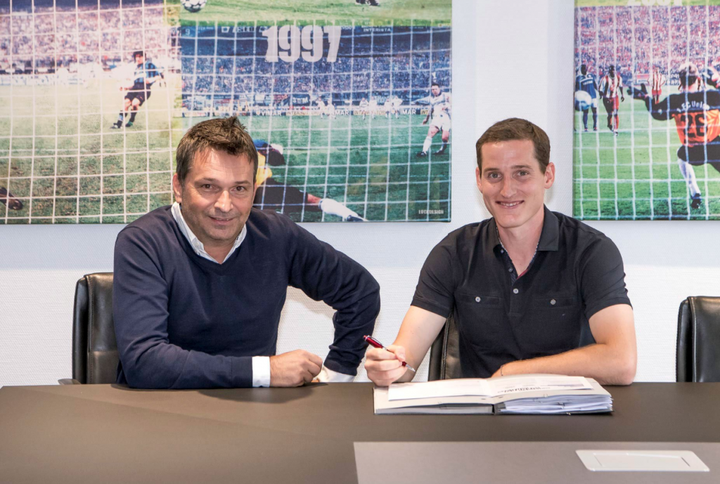 OFFICIAL: Rudy signs for Schalke