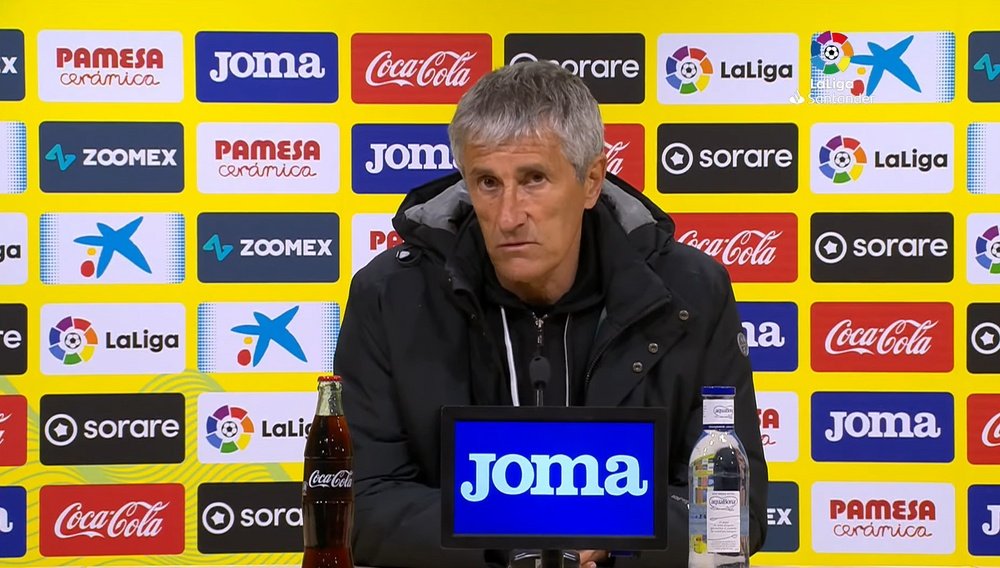 Rueda de prensa de Quique Setién, entrenador del Villarreal. Captura/YouTube/LaLiga