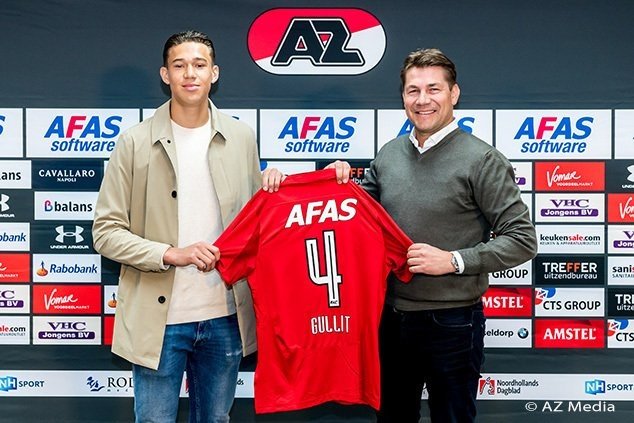 El hijo de Gullit firmó su primer contrato profesional