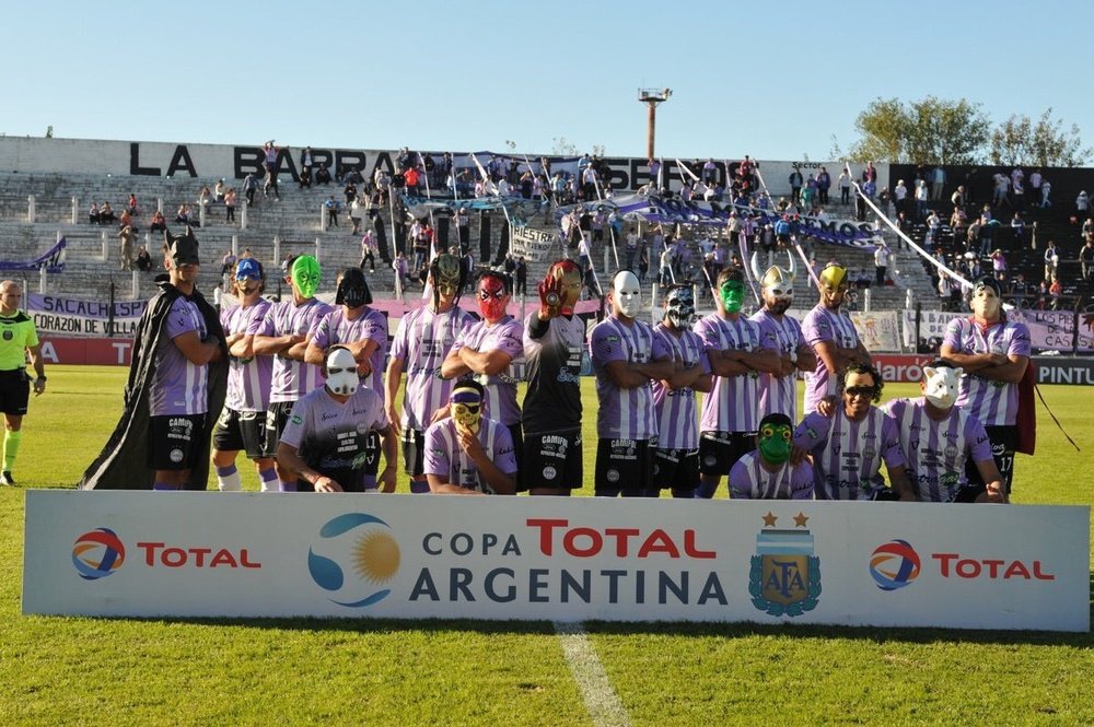 El conjunto argentino logró el ascenso a la tercera categoría del fútbol argentino. Sacachispas