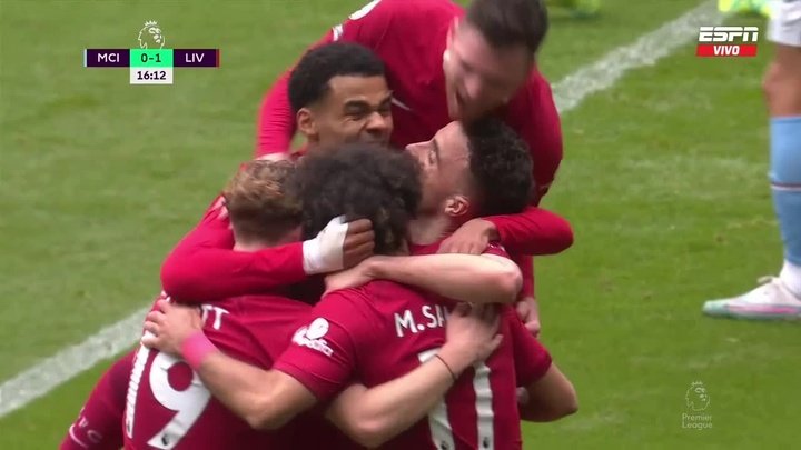 Salah smashes in opener for Liverpool