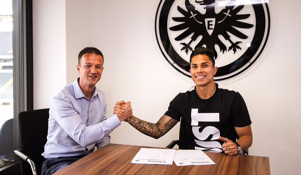 Salcedo, nuevo jugador del Eintracht. Eintracht