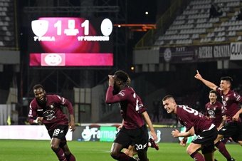 Boulaye Dia se recusou a jogar a partida da Salernitana contra o Udinese e, segundo a ´La Gazzetta dello Sport´, o clube não ficou de braços cruzados. Eles pedem ao jogador uma indenização de 20 milhões de euros por danos, além de reduzir seu salário pela metade.