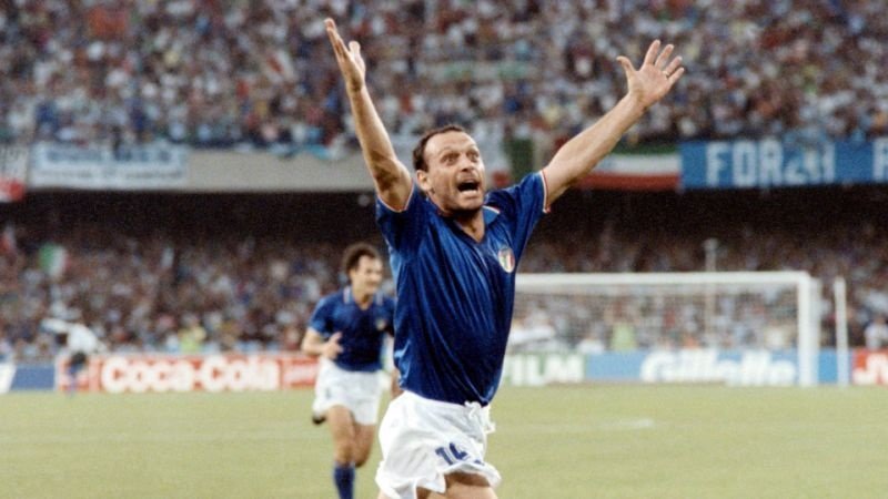 L'Italie soucieuse: Schillaci dans un état grave