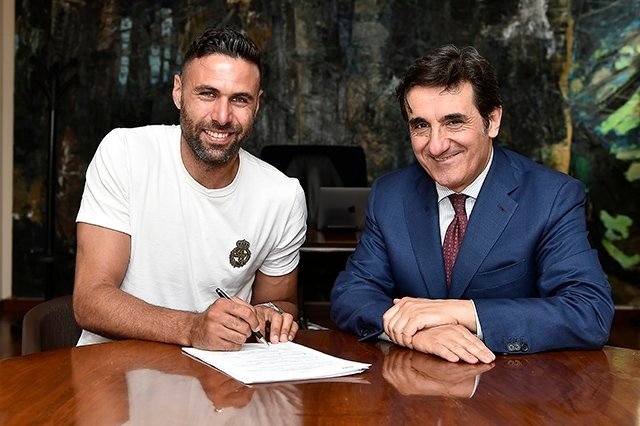 PSG's Sirigu joins Torino