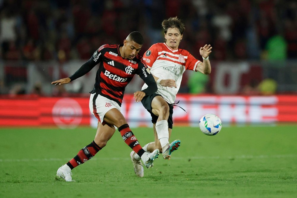 Flamengo toma ventaja para Argentina. EFE