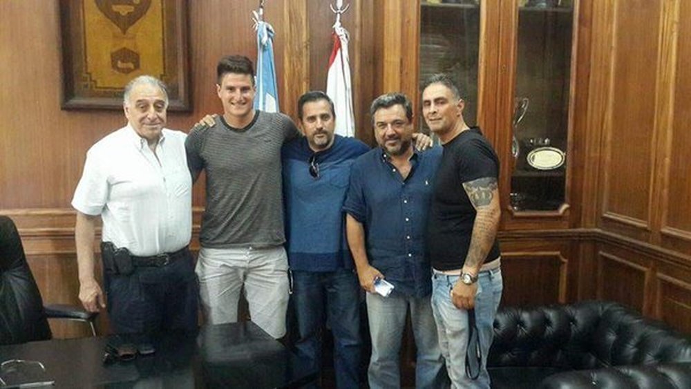 Santiago Kriger ya ha firmado su nuevo contrato con Huracán. Twitter