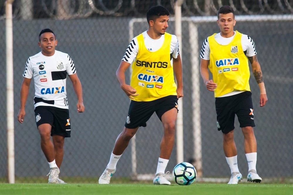 Los brasileños estarían a punto de recibir en sus filas a Nilmar. SantosFC