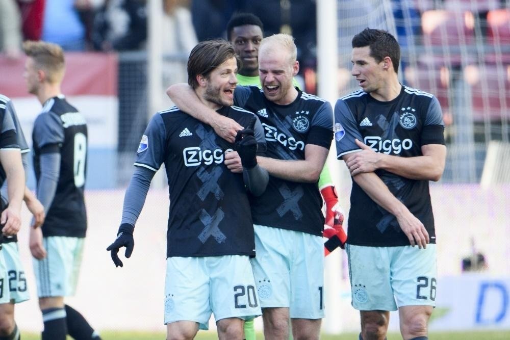 El Ajax sufre ante el Utrecht, pero sigue a la estela del Feyenoord