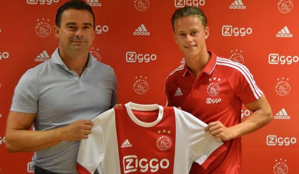 Schouten es el nuevo fichaje del Ajax. Ajax
