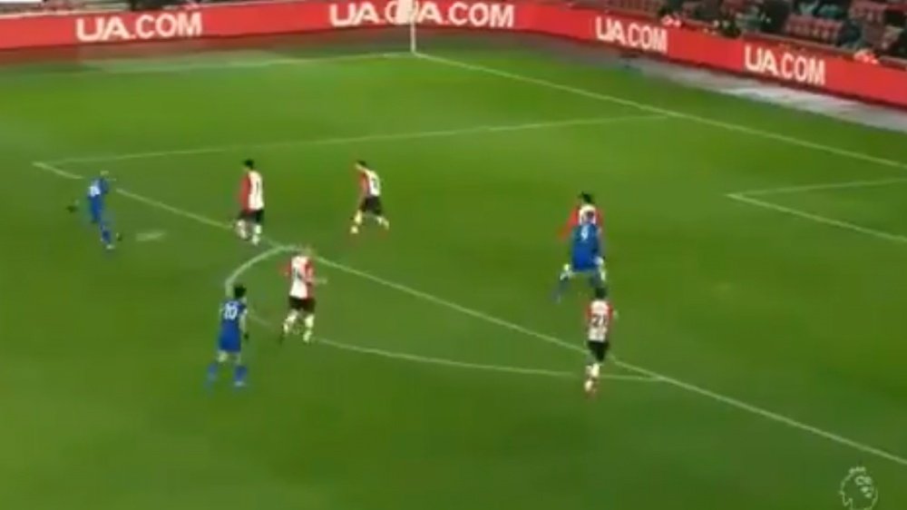 Mahrez marcó el primer gol de los 'foxes' en el partido. Captura/MovistarFútbol