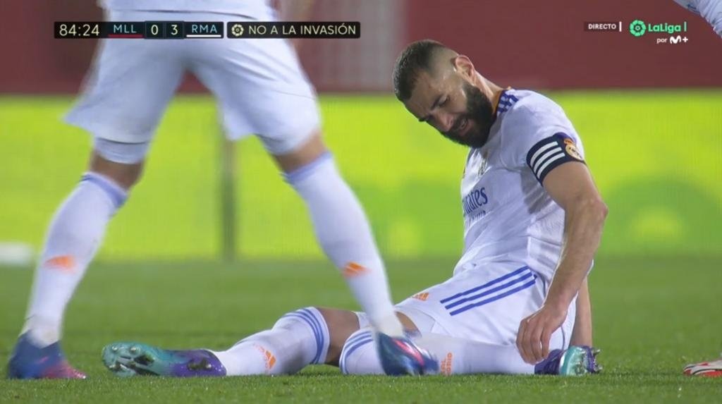 Benzema se fue lesionado tras el 0-3 en Mallorca. Captura/MovistarLaLiga