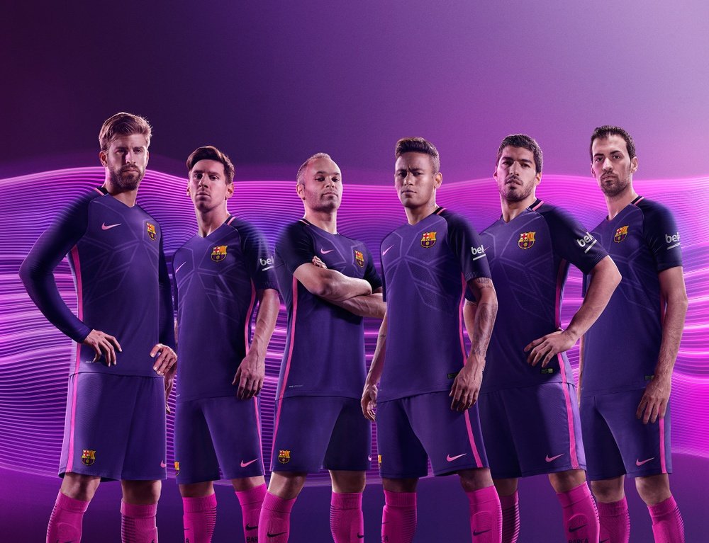 Segunda equipación oficial del Barcelona para la temporada 2016-17. FCBarcelona