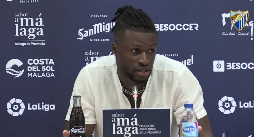 Sekou Gassama todavía no ha debutado con la camiseta blanquiazul. YouTube/MálagaCF