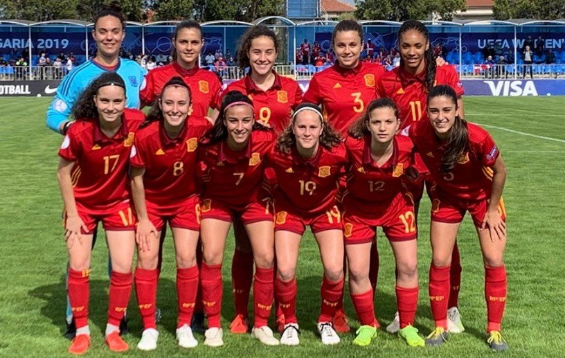 España encuentra el gol en su europeo
