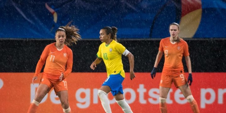 Seleção Feminina estreia com empate contra os Países Baixos