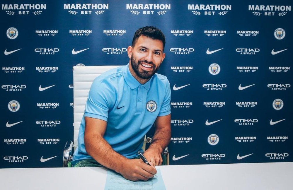 Agüero firmó un nuevo contrato con el City. Twitter/ManCity