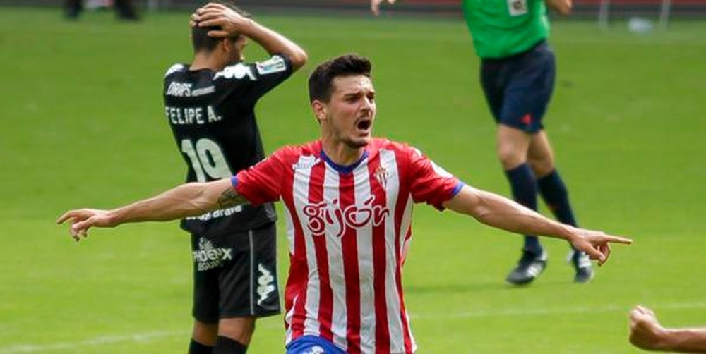 Sergio Álvarez celebra un gol con el Sporting. Twitter