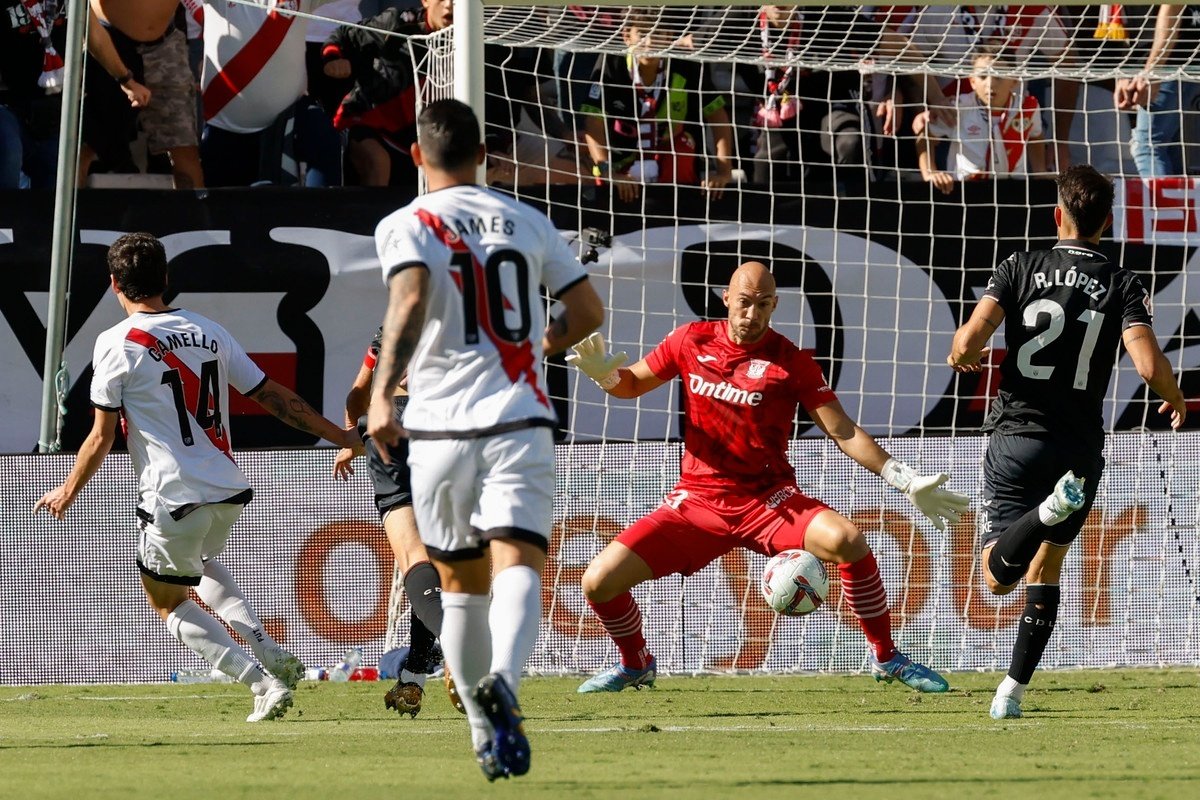 Camello abrió la lata para el Rayo. EFE