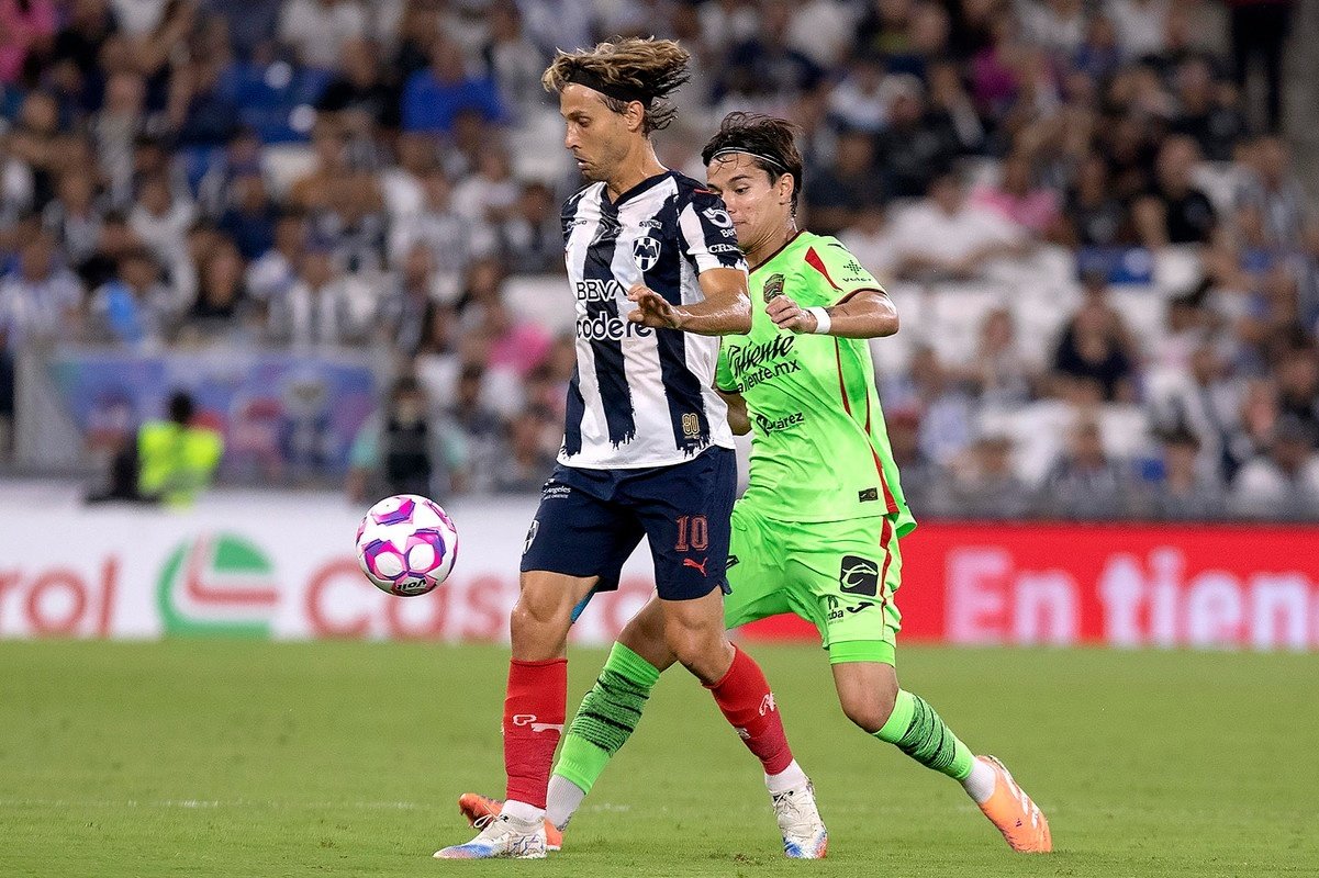 Canales lidera el festival de Monterrey