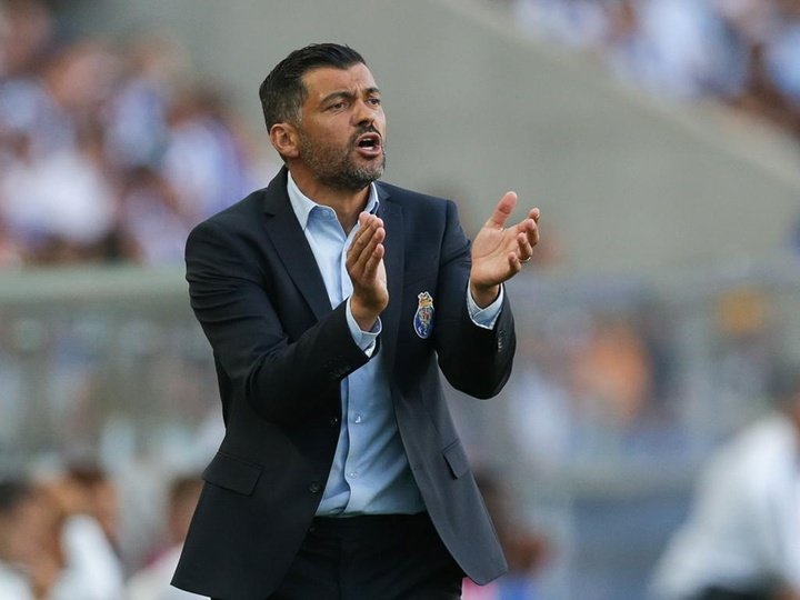 FC Porto: Sem Soares mas com três novidades para Tondela