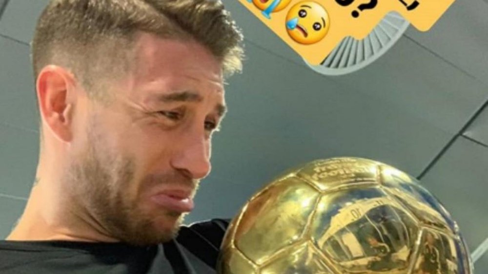 Ramos bromeó con el Balón de Oro de Modric. Instagram/SergioRamos