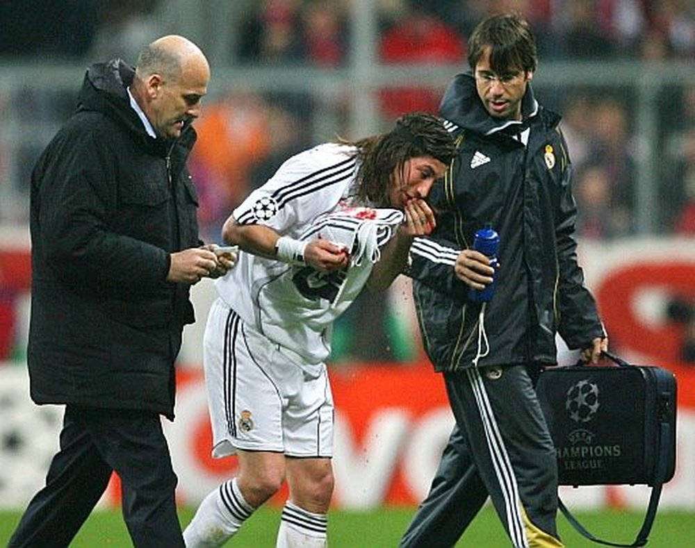 No es la primera vez que Ramos se parte la cara por el Madrid. AFP/Archivo