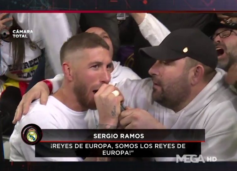 Ramos cantó con la afición. Captura/MEGA