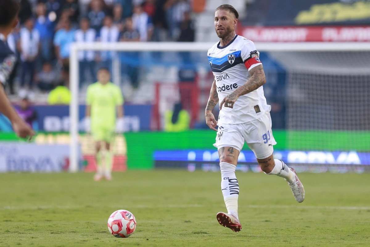 Ramos y compañía dejan atrás el mal trago del estreno. EFE