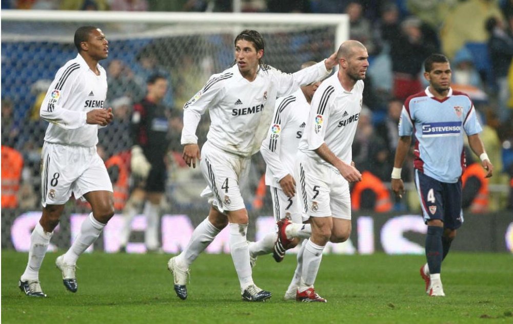 Sergio Ramos y Zinedine Zidane jugaron juntos antes de que el galo fuera técnico. EFE