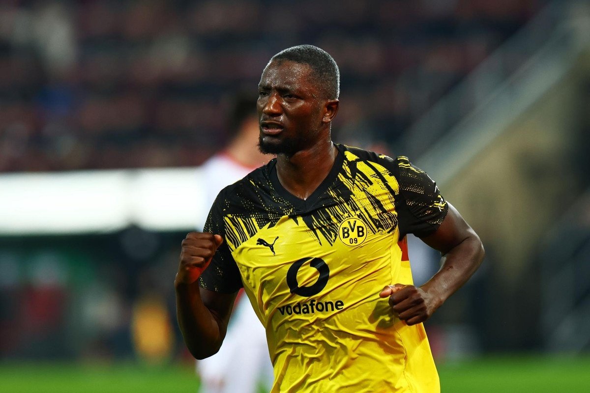 Bundesliga volta com pedreira para o Borussia Dortmund