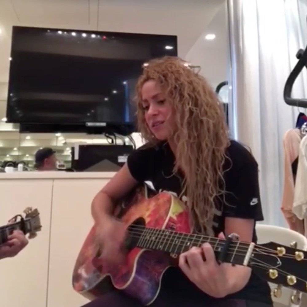 Piqué retuiteó un vídeo en el que Shakira canta una canción de amor de su nuevo disco. Instagram