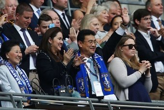 Le propriétaire de Sheffield Wednesday, Dejphon Chansiri, a demandé aux supporters de l'aider à récolter 2,3 millions d'euros pour payer les impôts et couvrir les salaires.