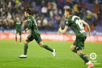 Shibasaki celebra su gol en el Real Zaragoza-CD Leganés. EFE