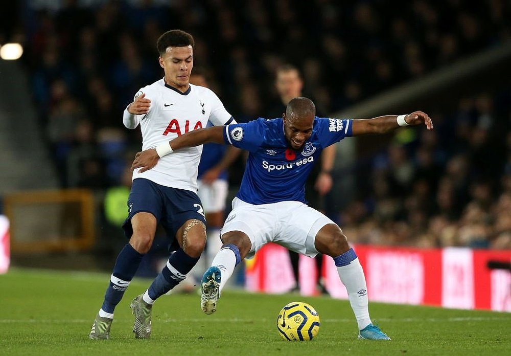 Sidibé quiere hacer carrera en el Everton. Twitter/SpursOfficial