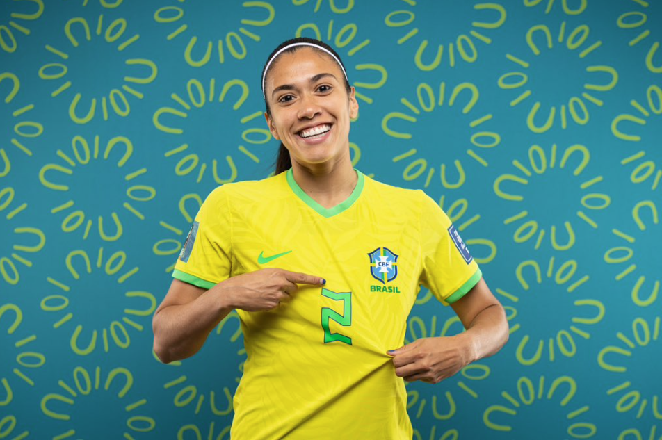 A seleção brasileira feminina de futebol informou nesta quinta-feira que a lateral Antonia Silva, nova jogadora do Real Madrid, sofreu uma fratura na fíbula da perna esquerda durante o jogo contra a Espanha, o que a impedirá de jogar o restante dos Jogos Olímpicos de Paris 2024.