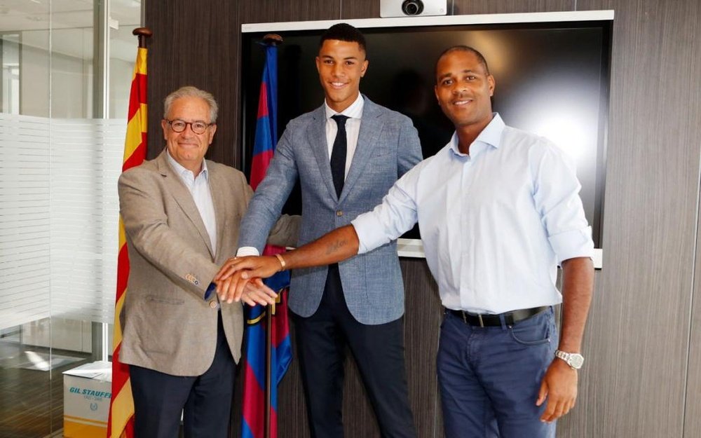 El Barça refuerza su juvenil con Mbuyamba. FCBMasia