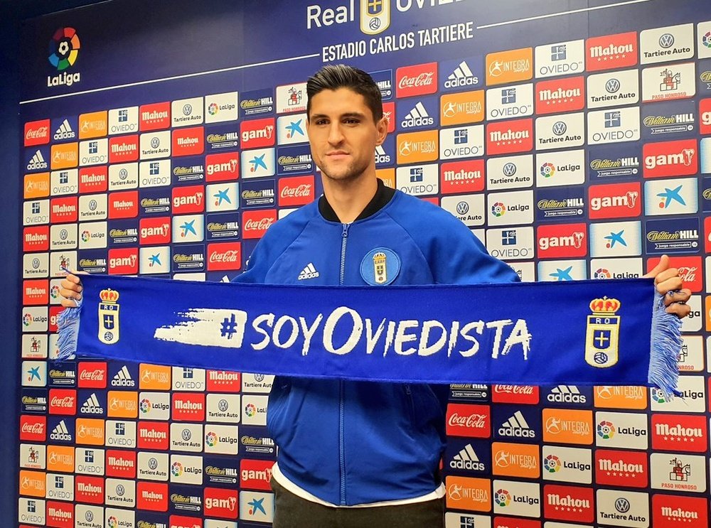 Simone Grippo fue presentado como nuevo jugador del Real Oviedo. RealOviedo