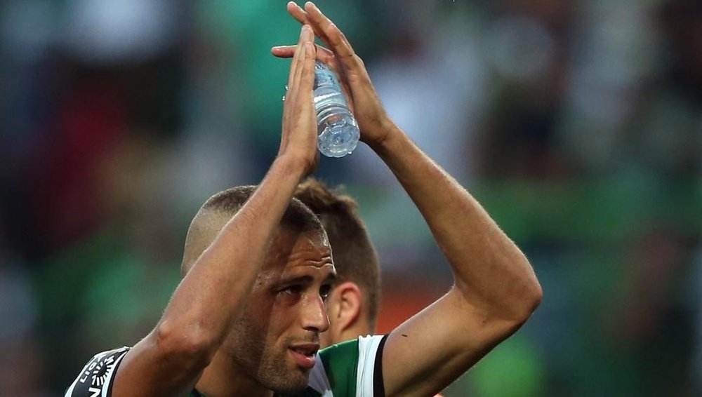 Leicester's offer for Slimani was turned down. EFE