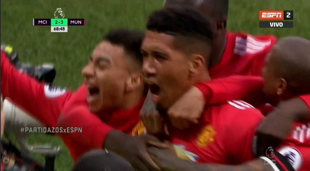 Smalling celebra el 3-2 ante el Manchester City. Twitter/ESPN