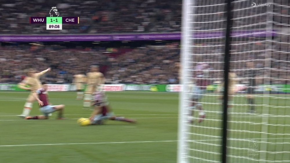 Gallagher's effort was blocked by Soucek. Screenshot/Viaplay