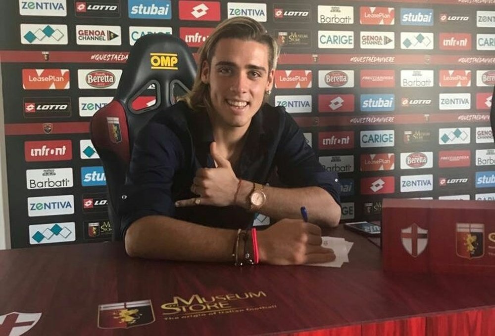 Spinelli ya es jugador del Genoa. Twitter/catigreoficial
